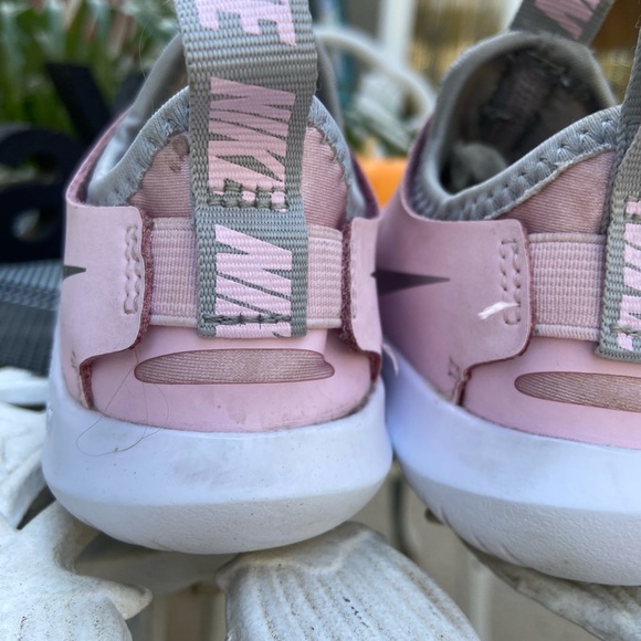 Nike Flex Runner 7C Pink Foam/Metallic Silver Sneakers. Gently used toddler - Picture 5 of 7